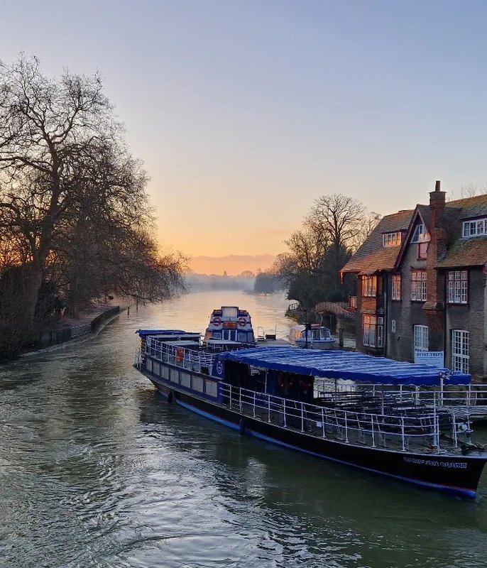 Hampton Court image 8